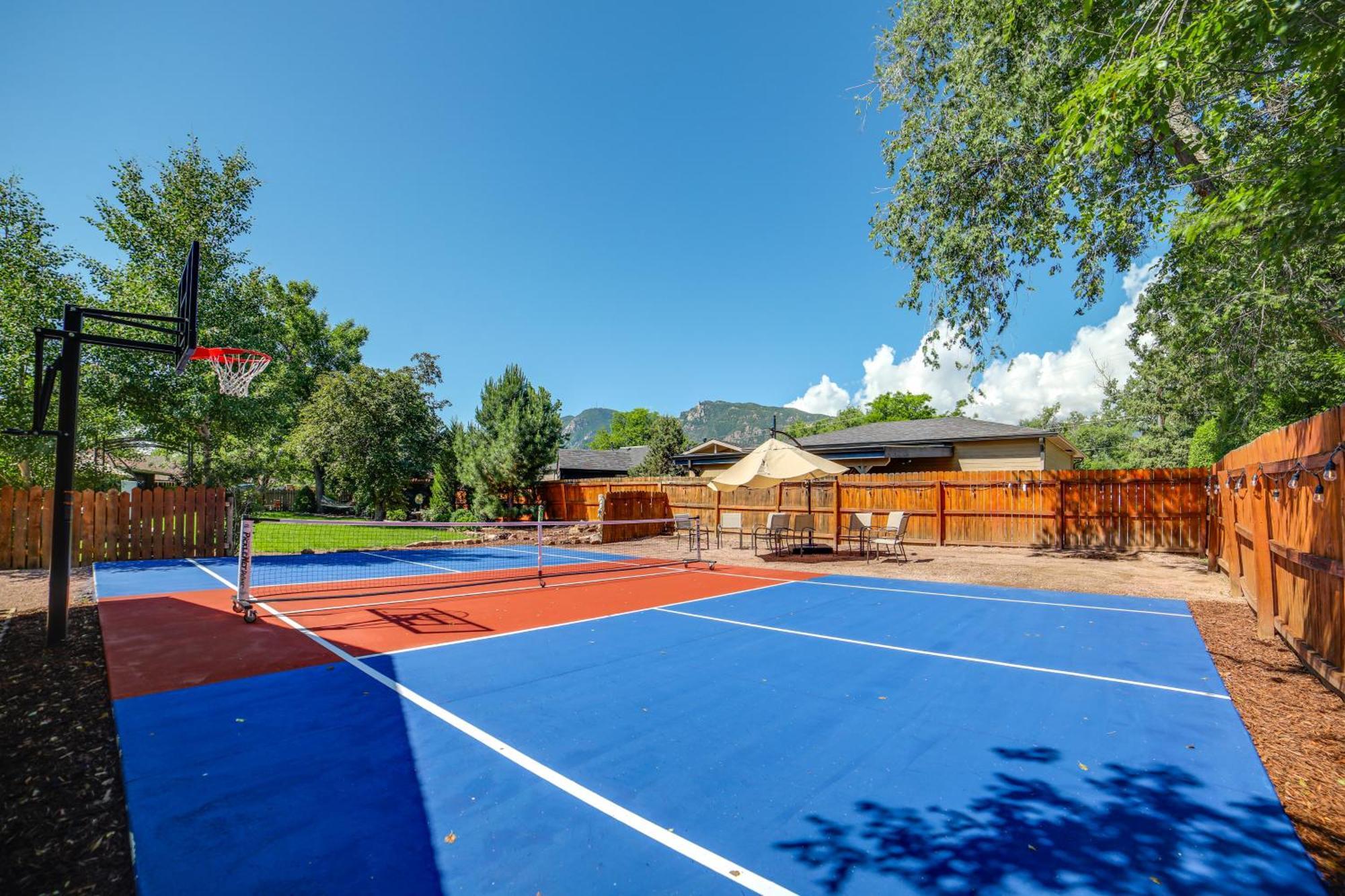 Broadmoor Getaway With Pickleball Court! Villa Colorado Springs Exterior photo